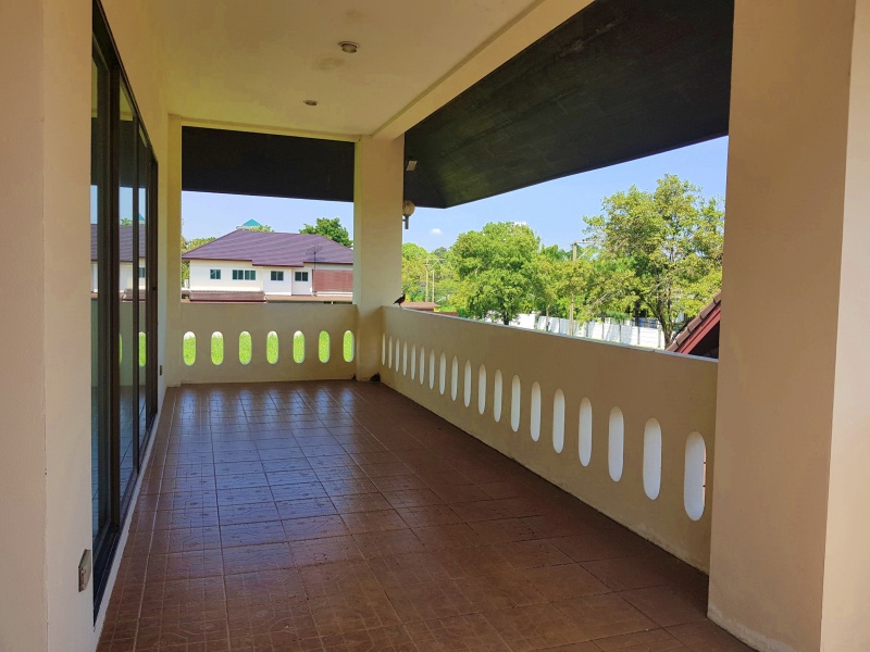 ขายที่ดินแถมโครงสร้างคฤหาสน์ 365.5 ตร.ว. ศรีนครินทร์ (ซอย รพ.เปาโล) ราคาเท่าประเมิน เหมาะรีโนเวททำบ้านหรู หรือ Wellness Center